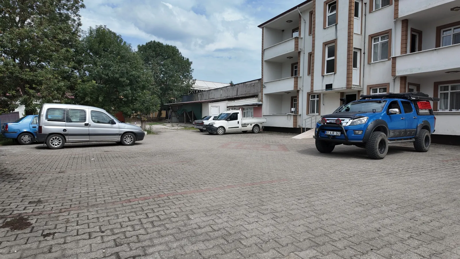 Otopark ve Tesis Çevresi