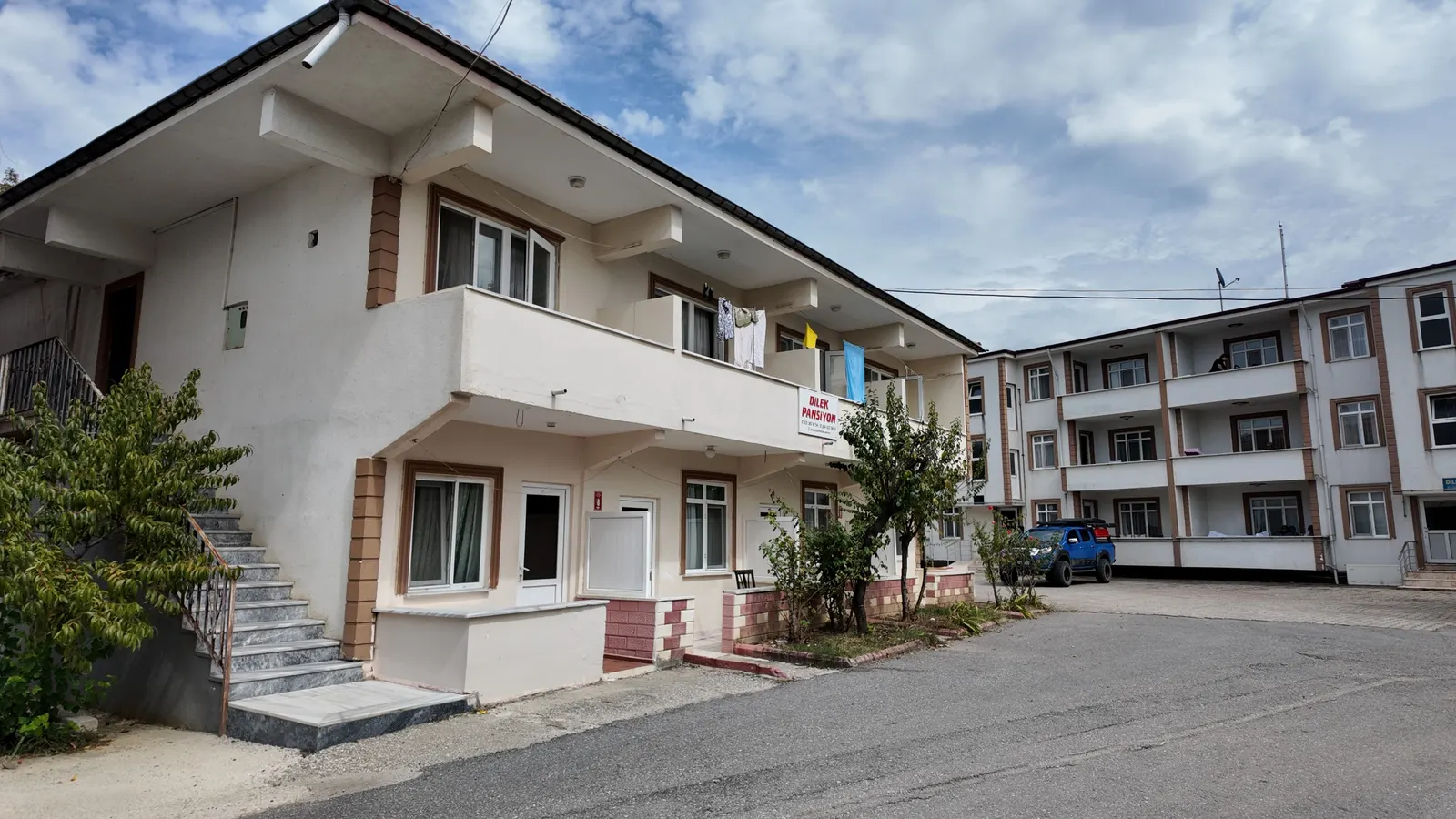 Tesis Sokak Görünümü